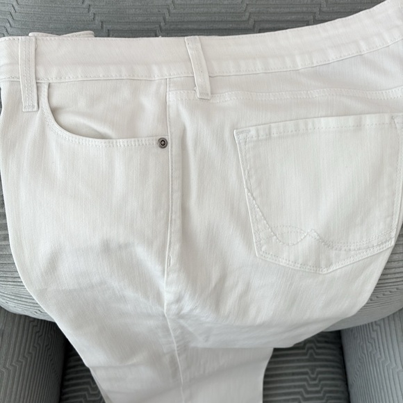 NYDJ White Straight Ankle 5 Pocket Jeans. Stitch Detailing. Size 16 - Picture 3 of 10